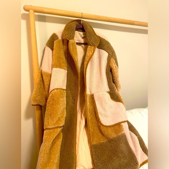 Fantastic teddy bear coat! Amazing warmth even in the deep winter. - Picture 1 of 2